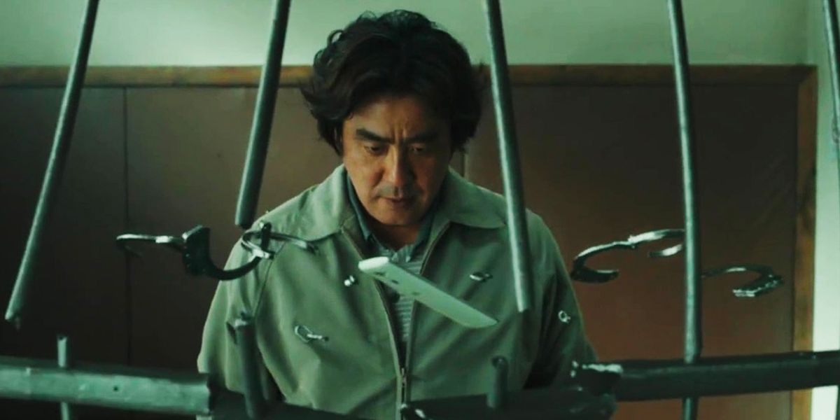 Shin Suk-hun, played by Ryu Seung-Yong, controlling his powers in 'Psychokinesis'