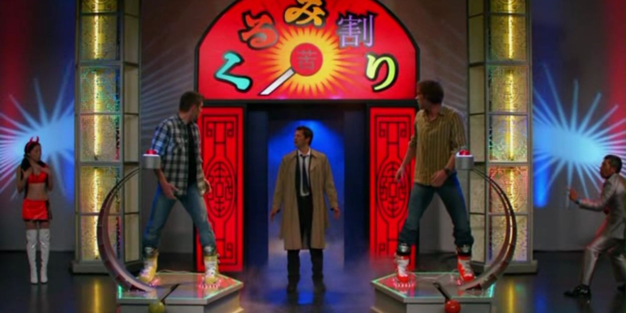 Kastiels (Misha Collins) atrod Samu (Jared Padalecki) un Dean Winchester (Jensen Ackles), kas ieslodzīti TV zemē “Supernatural” epizodē "Kanālu maiņa"