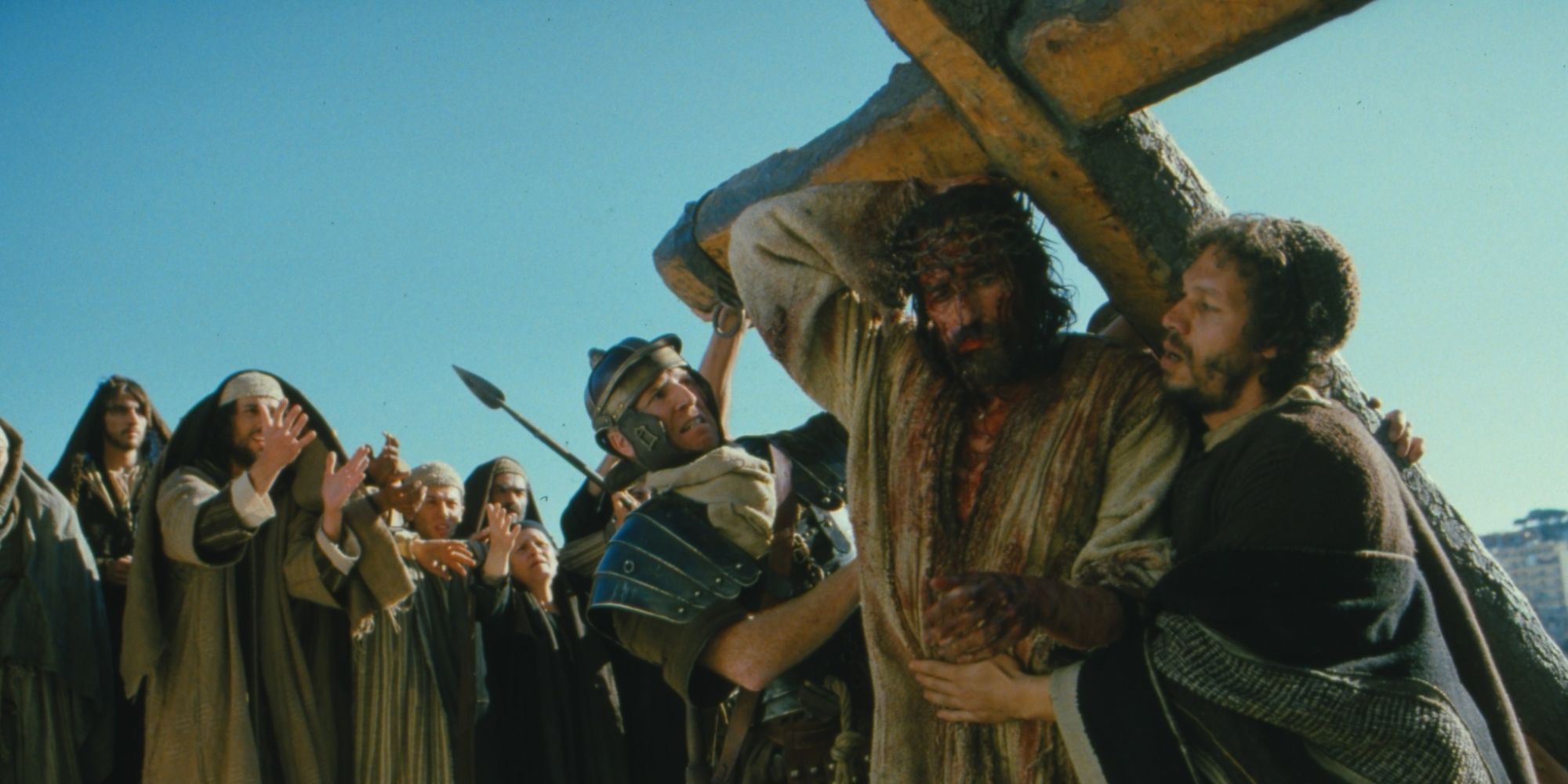 Jesus foi forçado a carregar a cruz