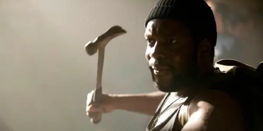 Apocalypse survivor Tyreese has his hammer at the ready on 'The Walking Dead'