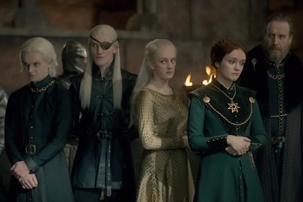 Tom Glynn-Carney, Ewan Mitchell, Phia Saban, Olivia Cooke, and Rhys Ifans in House of the Dragon