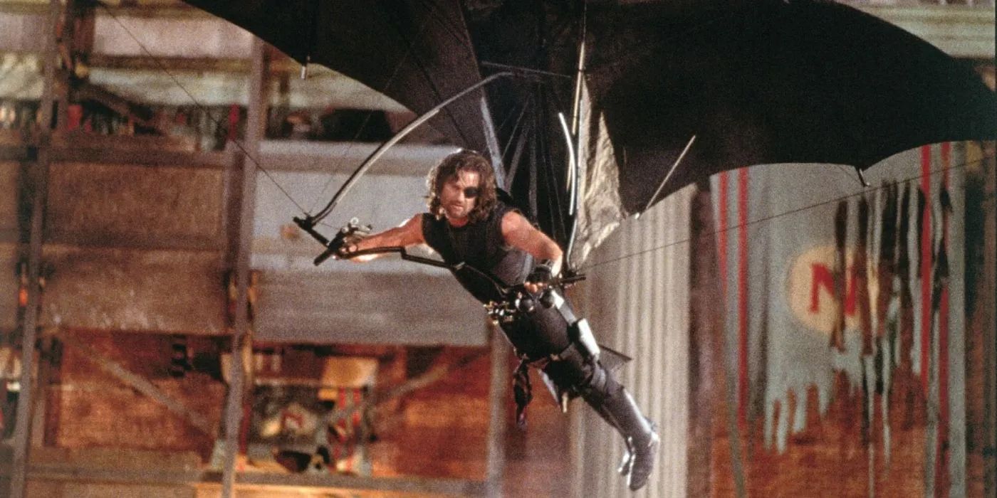 Snake Plissen gliding through an alley in Escape from L.A.