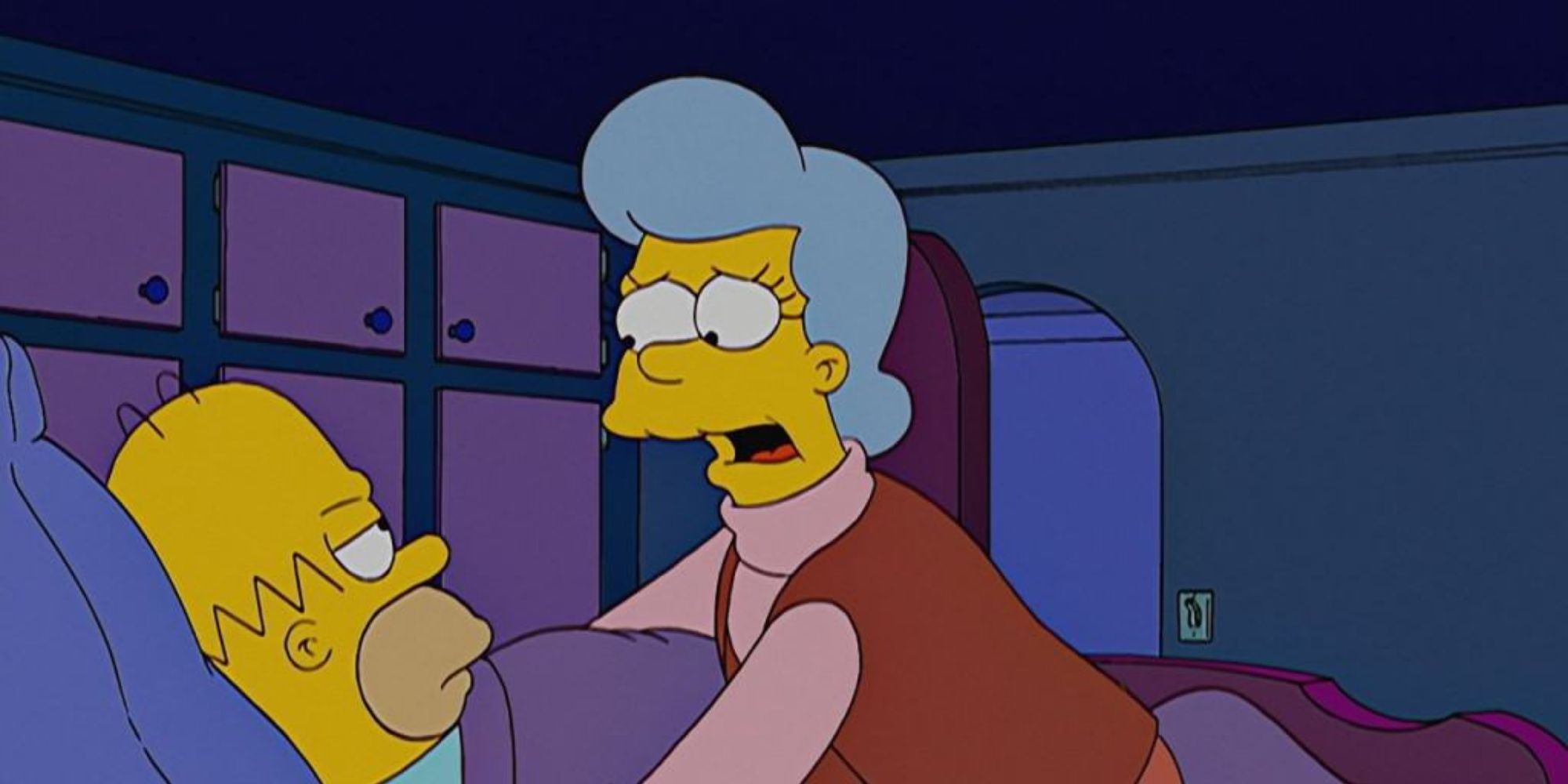 Mona borde Homer dans son lit, pour la dernière fois.