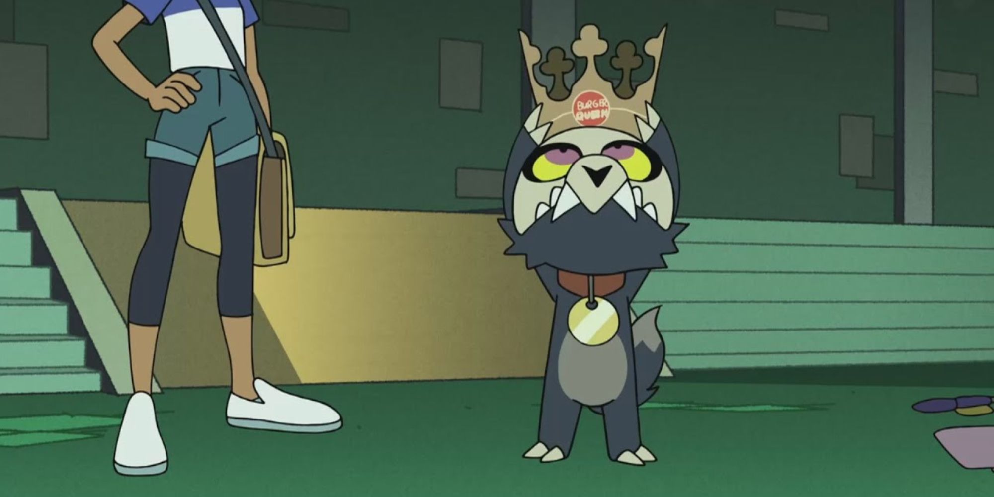 O rei da Owi House usa sua coroa de papel Burger Queen