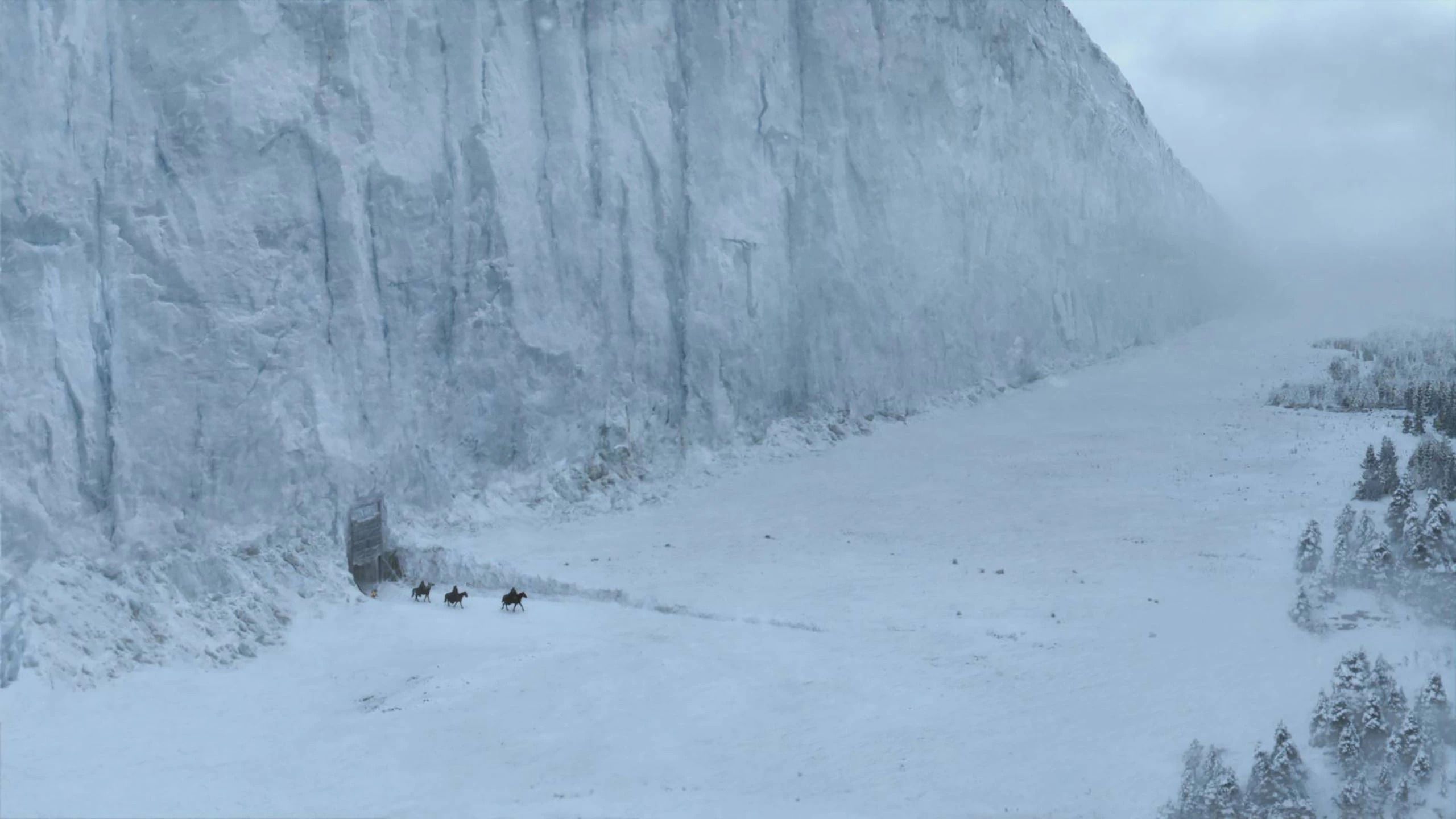 Riders leaving the Wall in &lsquo;Game of Thrones&rsquo;