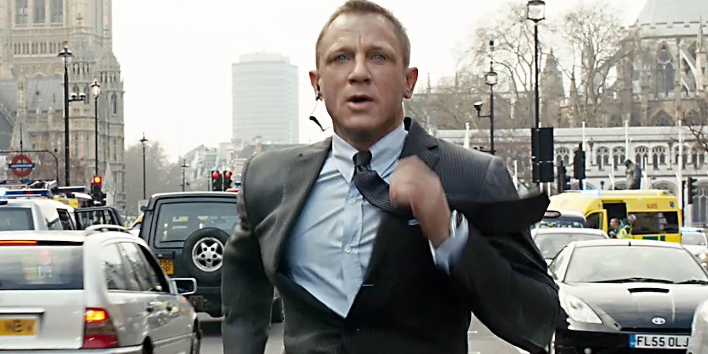 Daniel Craig sebagai James Bond di Skyfall 