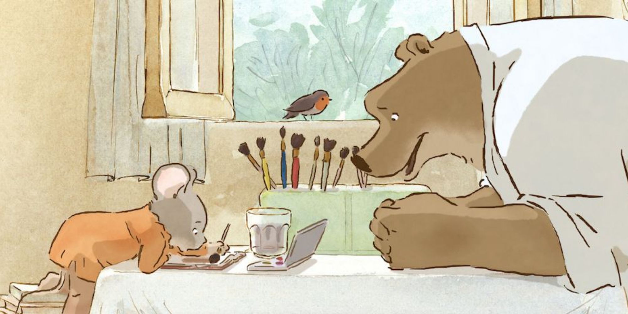 Ernest the bear watching the little mouse Celestine painting in &lsquo;Ernest &amp; Celestine&rsquo;