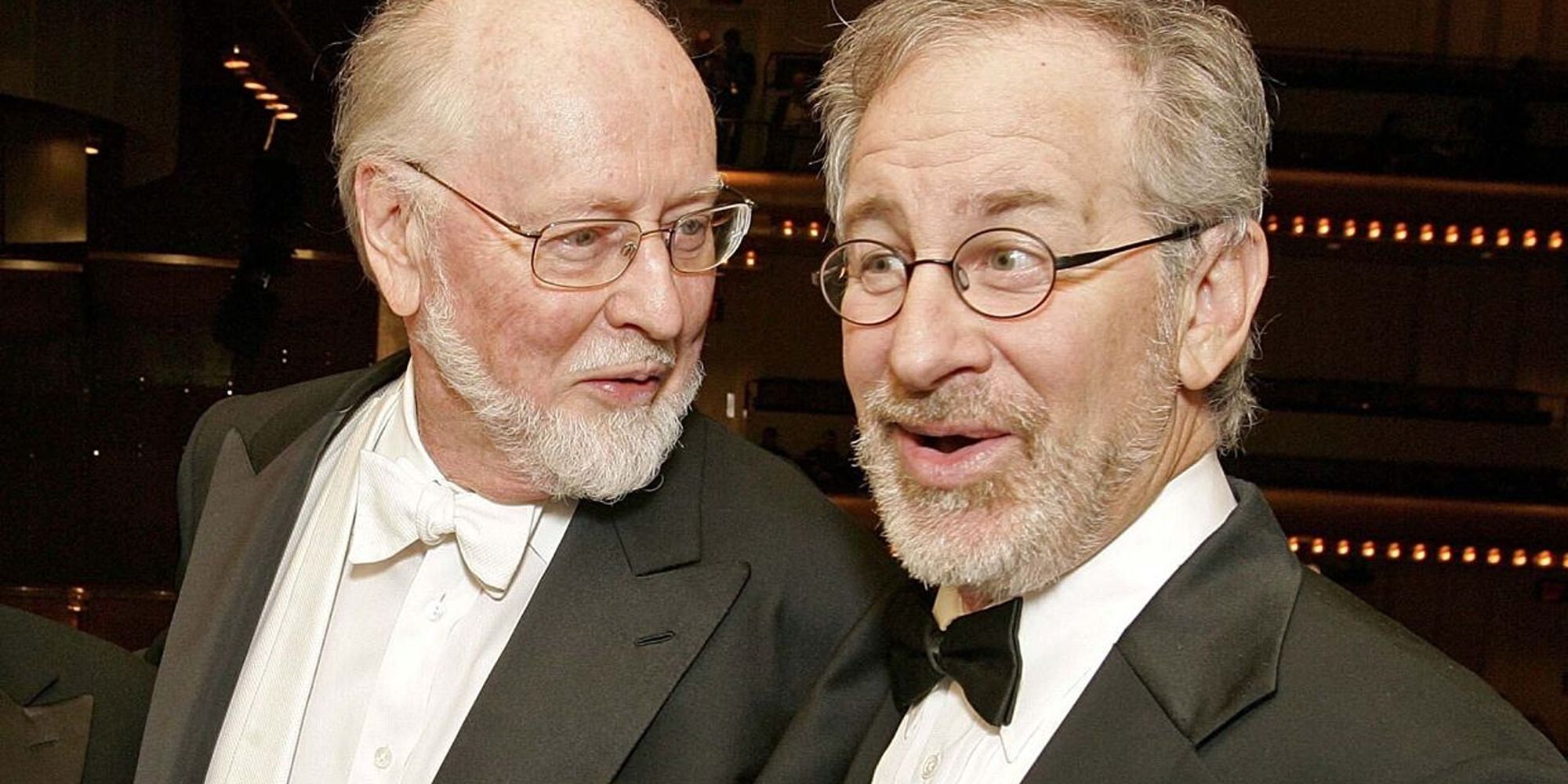 John Williams e Steven Spielberg têm um teatro vazio
