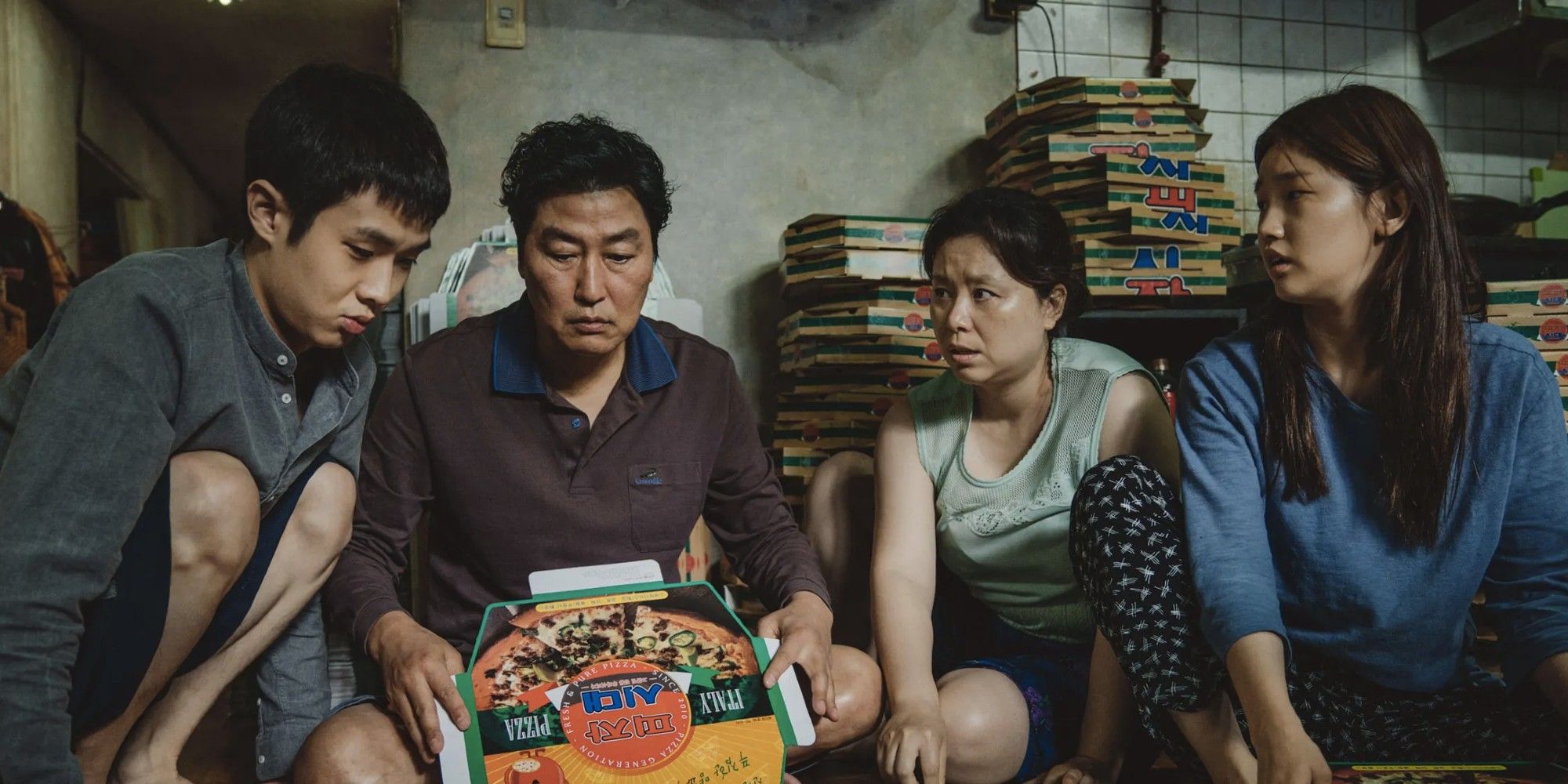 Park Seo-joon, Song Kang-ho, Jang Hye-jin and Park So-dam in 'Parasite'