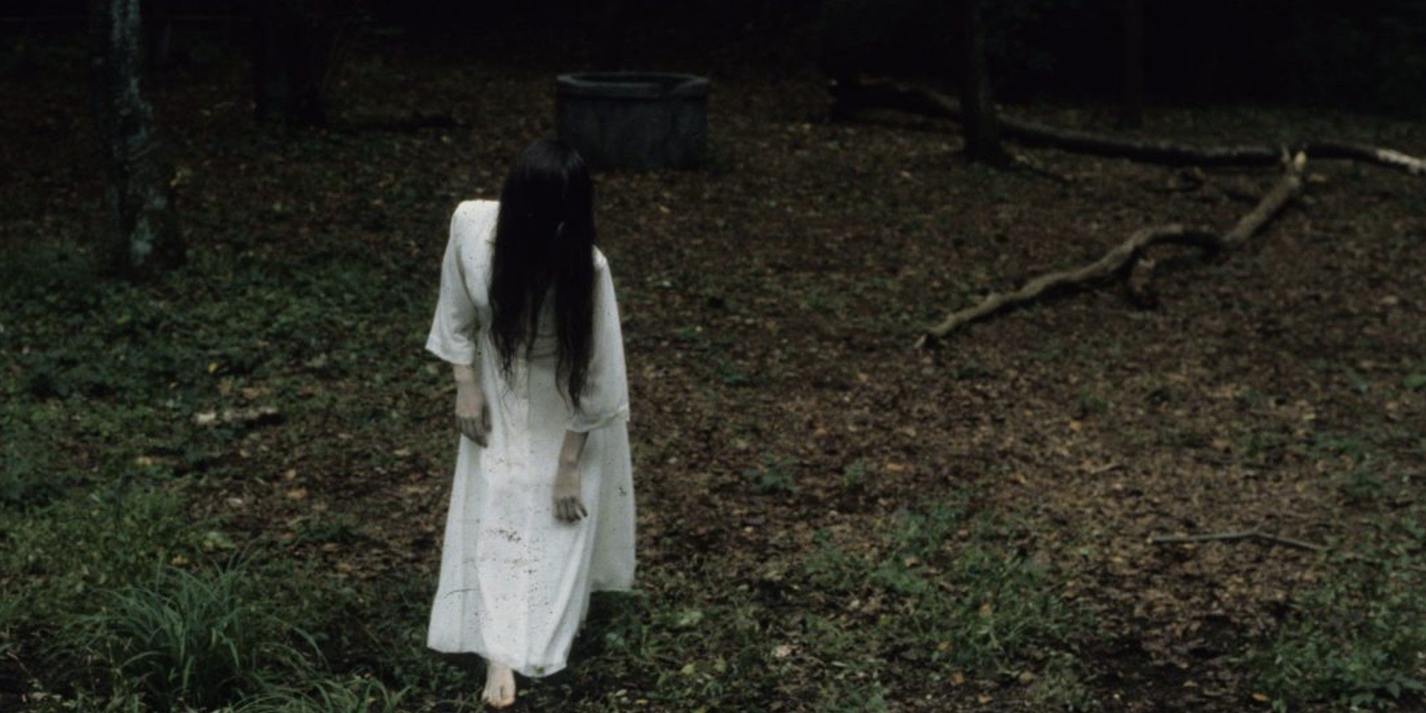 Sadako Yamamura na floresta em Ringu
