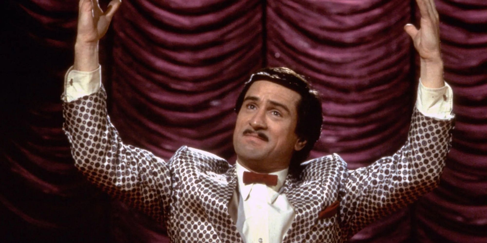 Rupert Pupkin bowing for an audience in 'The King of Comedy.'