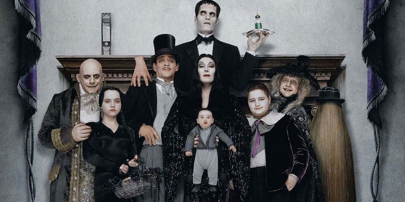 Raúl Juliá, Anjelica Houston, Christina Ricci and Christoper Lloyd in Addams Family Values