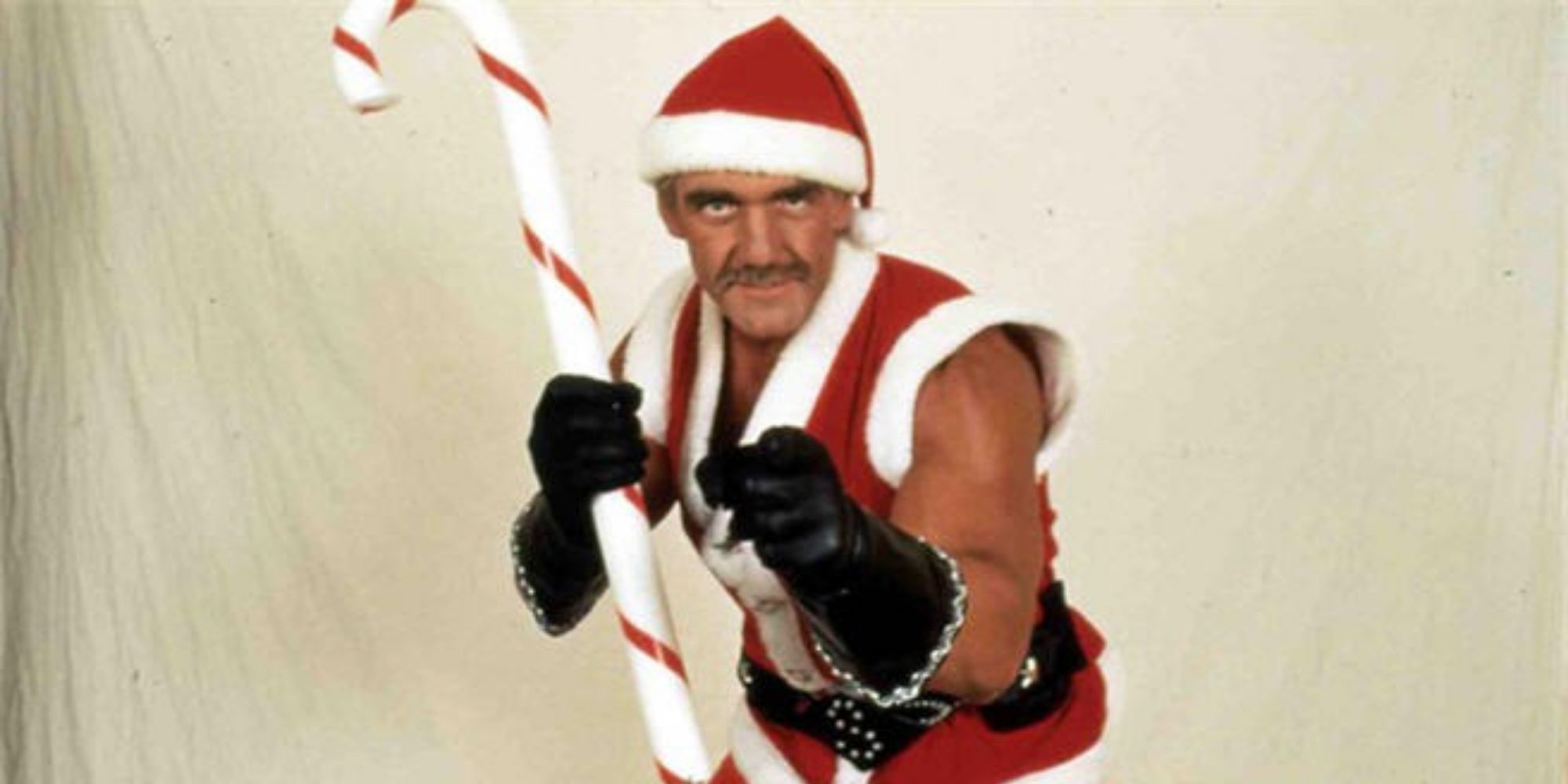 bad santas-Hulk Hogan - Santa With Muscles (1)