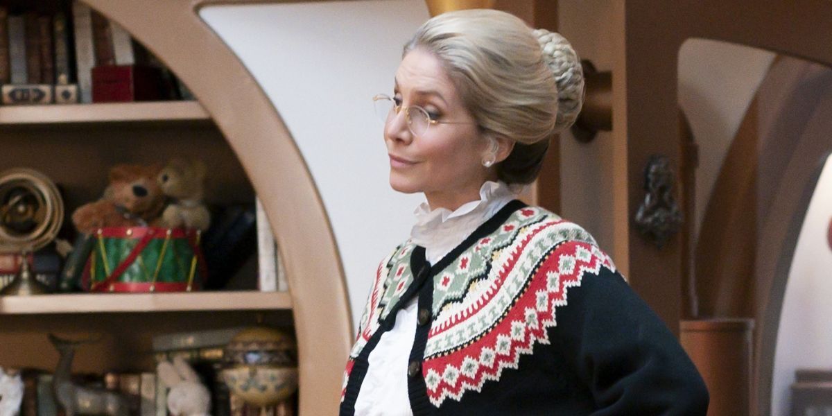 Elizabeth Mitchell dans le rôle de Carol Calvin dans Les Pères Noël.