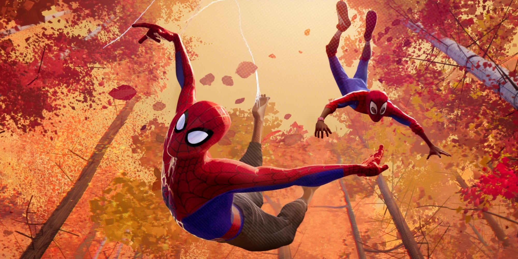 Peter B. Parker et Miles Morales se balançant dans la forêt dans 'Spider-Man : Into the Spider-Verse'.