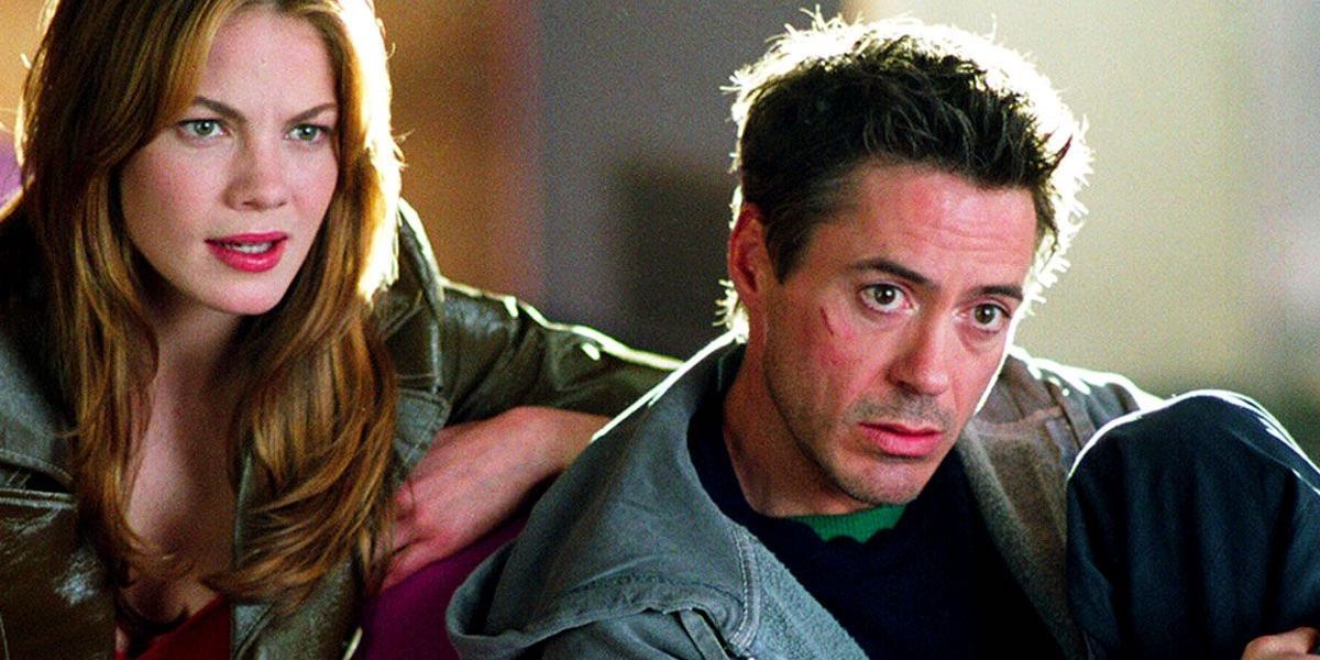 Harmony et Harry écoutant attentivement dans Kiss Kiss Bang Bang.