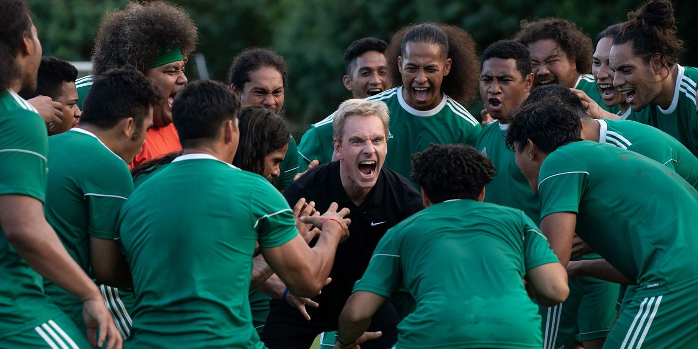 michael fassbender en tant que coach dans next goal wins