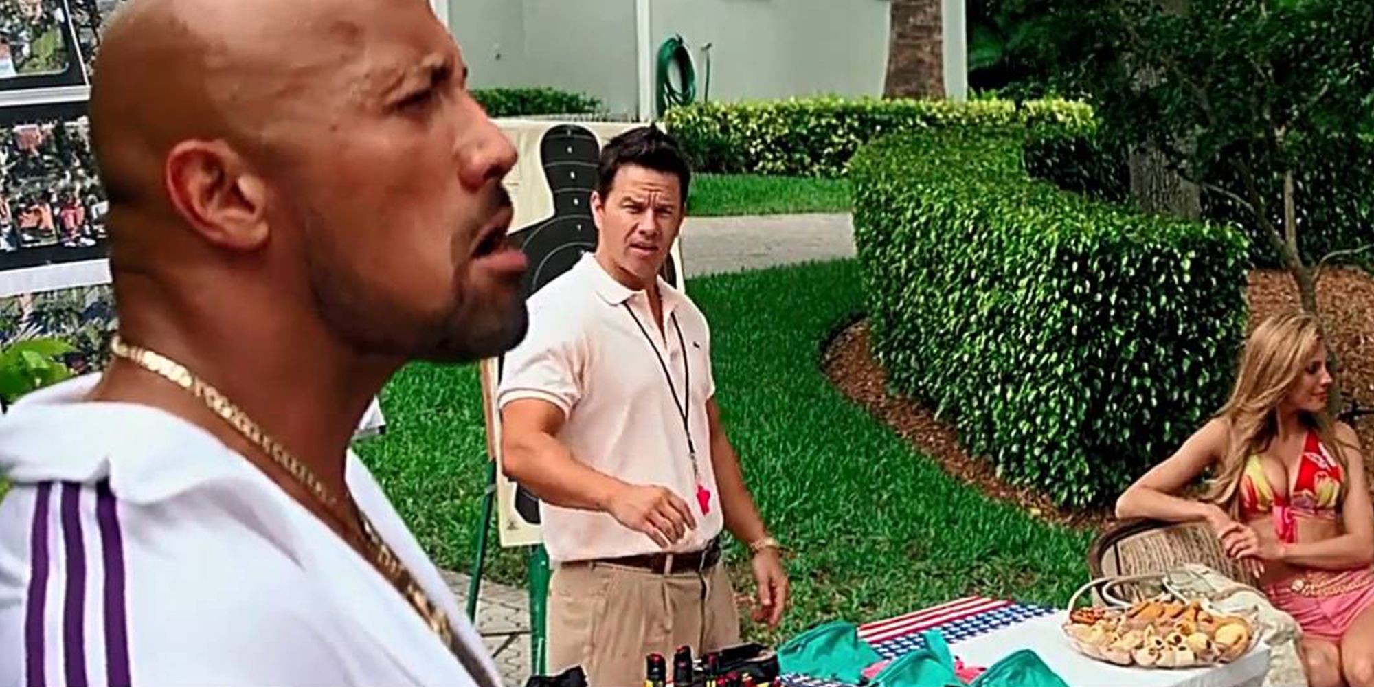 pain and gain neighborhood watch scene with mark wahlberg and dwayne johnson