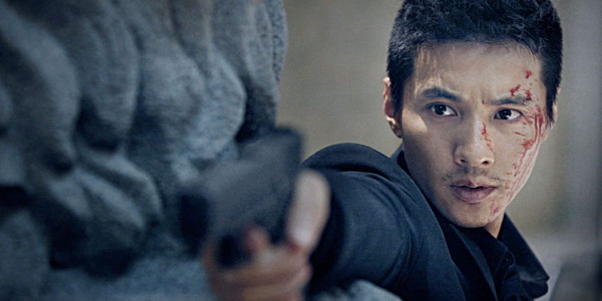 Won Bin as Cha Tae-sik in The Man from Nowhere