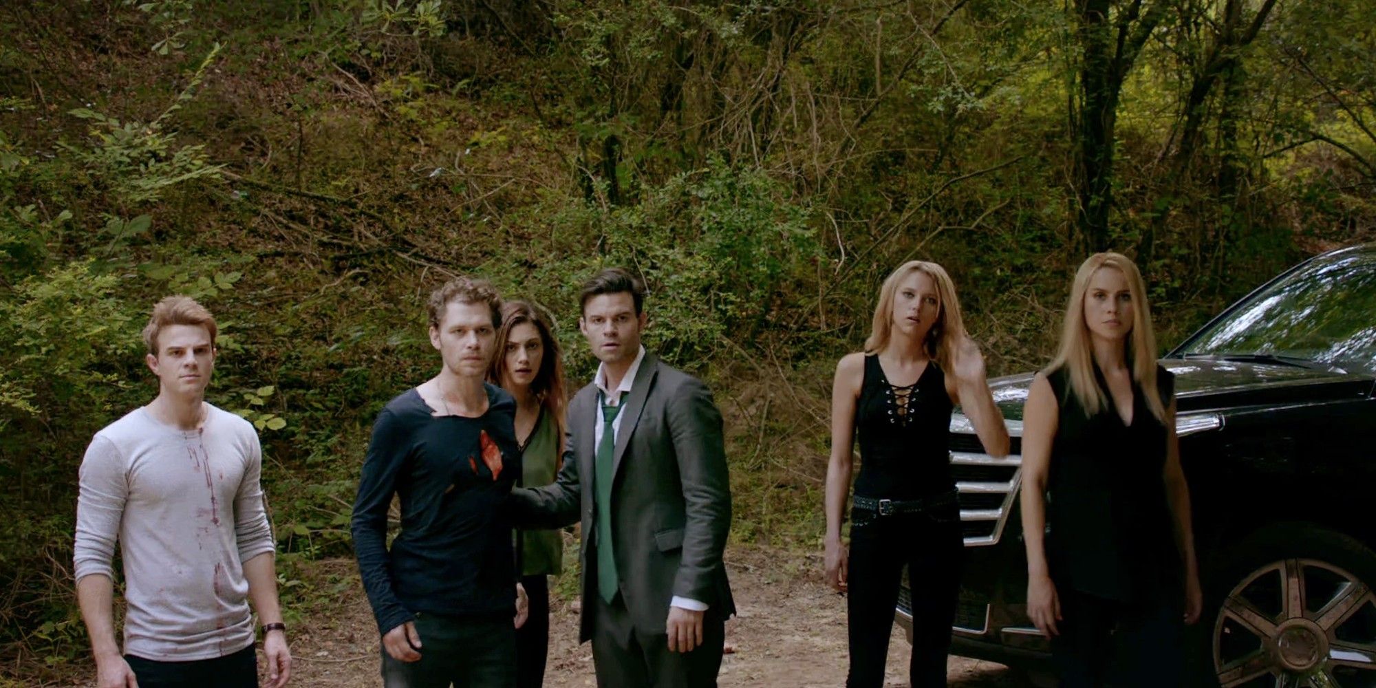 Nathaniel Buzolic, Joseph Morgan, Phoebe Tonkin, Daniel Gillies, Riley Voelkel, and Claire Holt in The Originals
