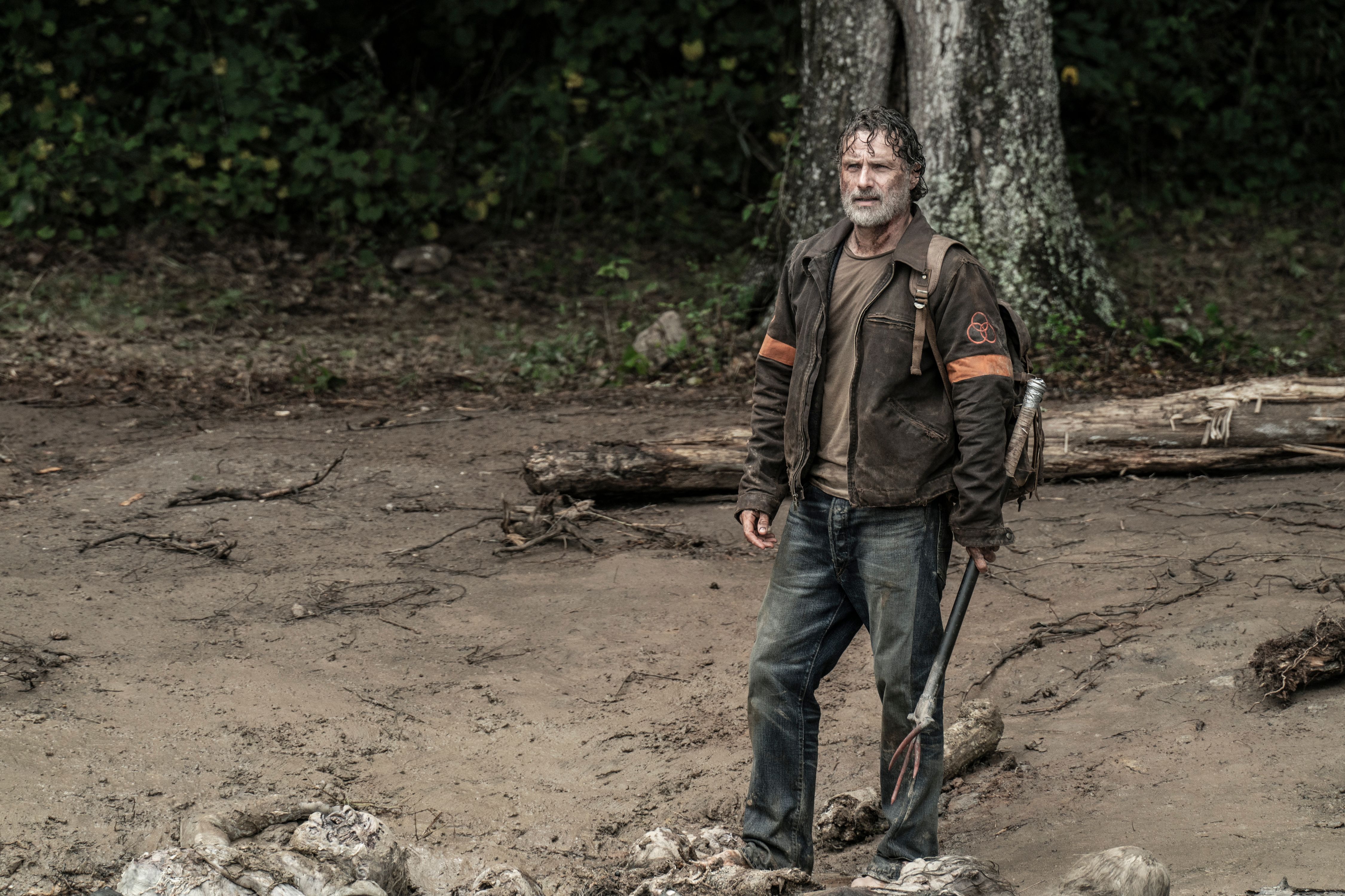 the walking dead series finale rick grimes andrew lincoln barefoot on the beach