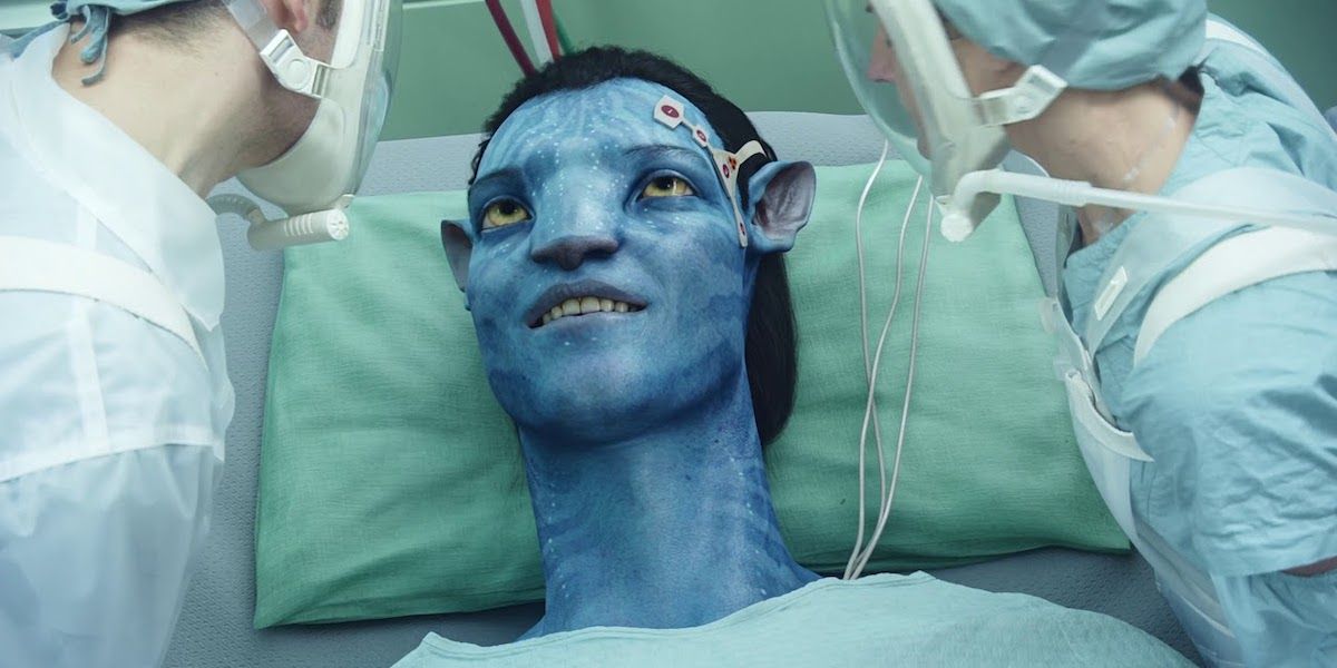 Sam Worthington dans le rôle de Jake Sully se réveillant dans son corps d'Avatar dans Avatar