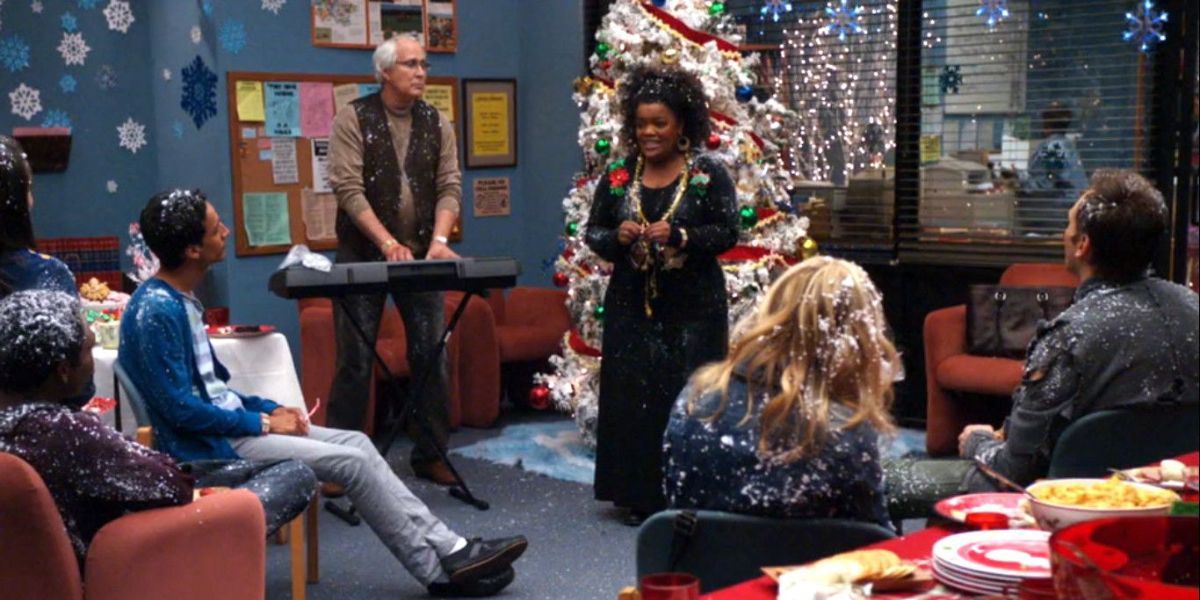 Yvette Nicole Brown's Shirley Bennett addresses the group in Community's "Comparative Religion" Episode