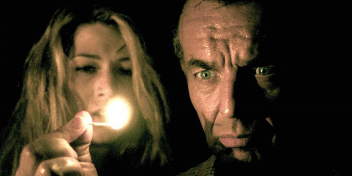 dead-end-amber-smith-ray-wise