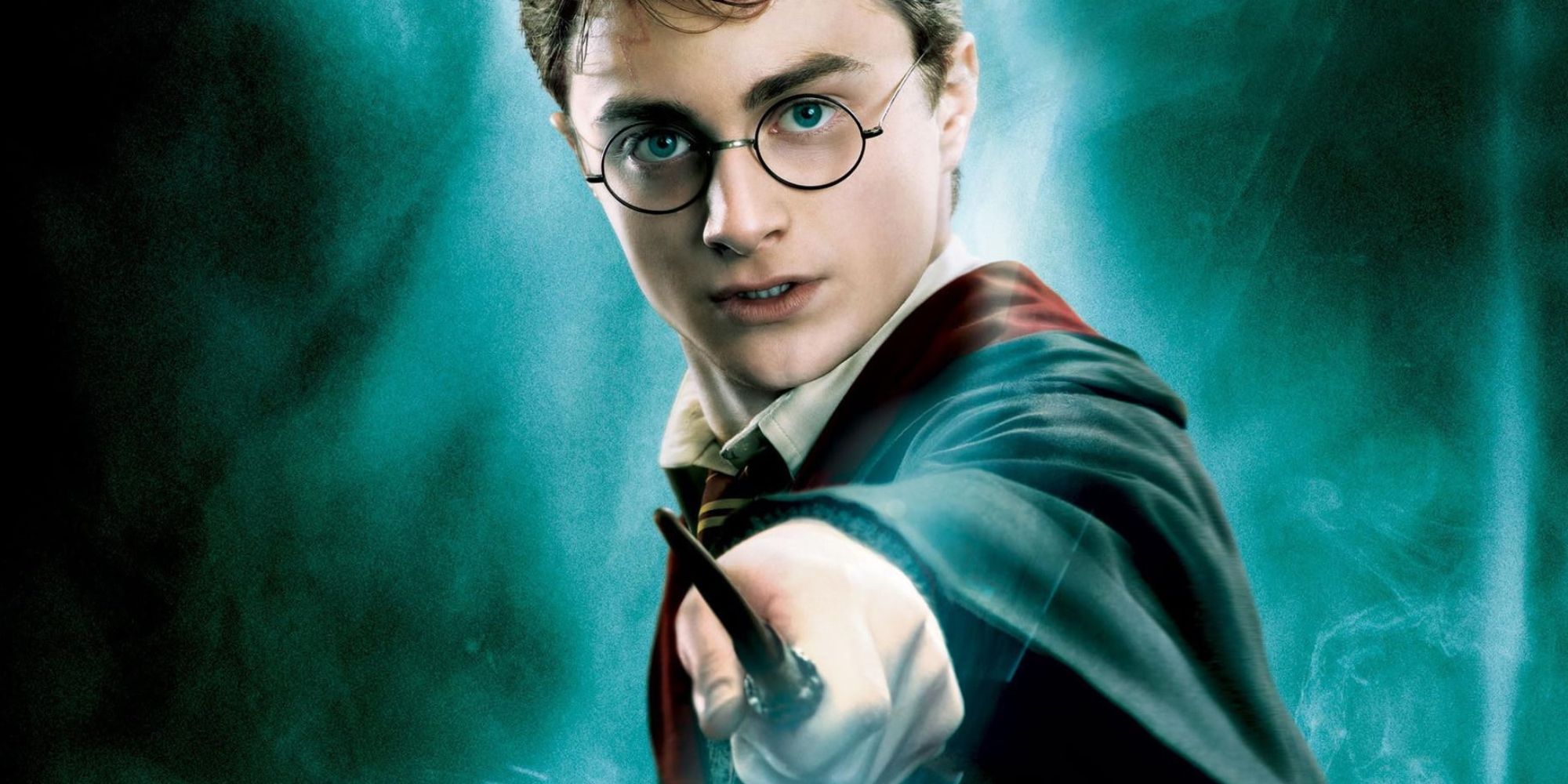 Daniel Radcliffe in 'Harry Potter', holding out a wand