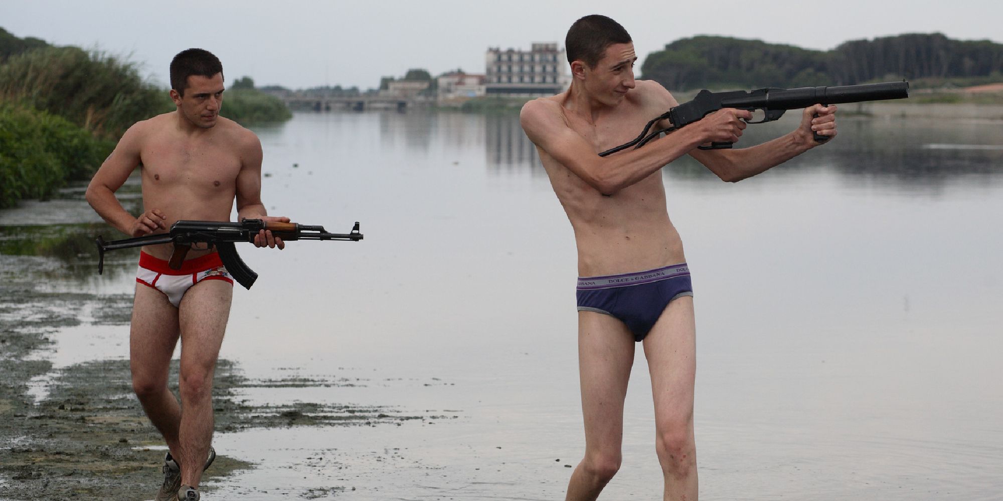 Two teenagers shooting guns in Gomorrah - 2008