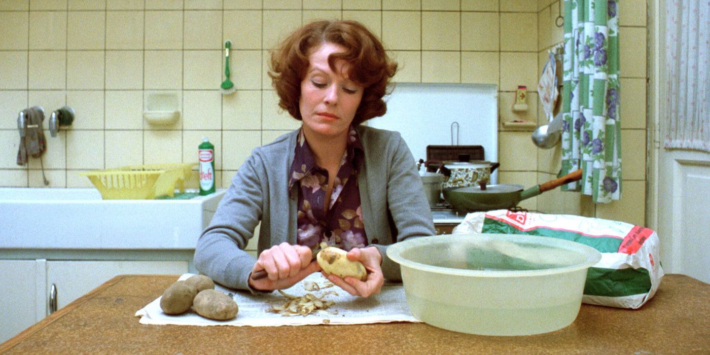 Jeanne Dielman peeling potatoes Delphine Seyrig