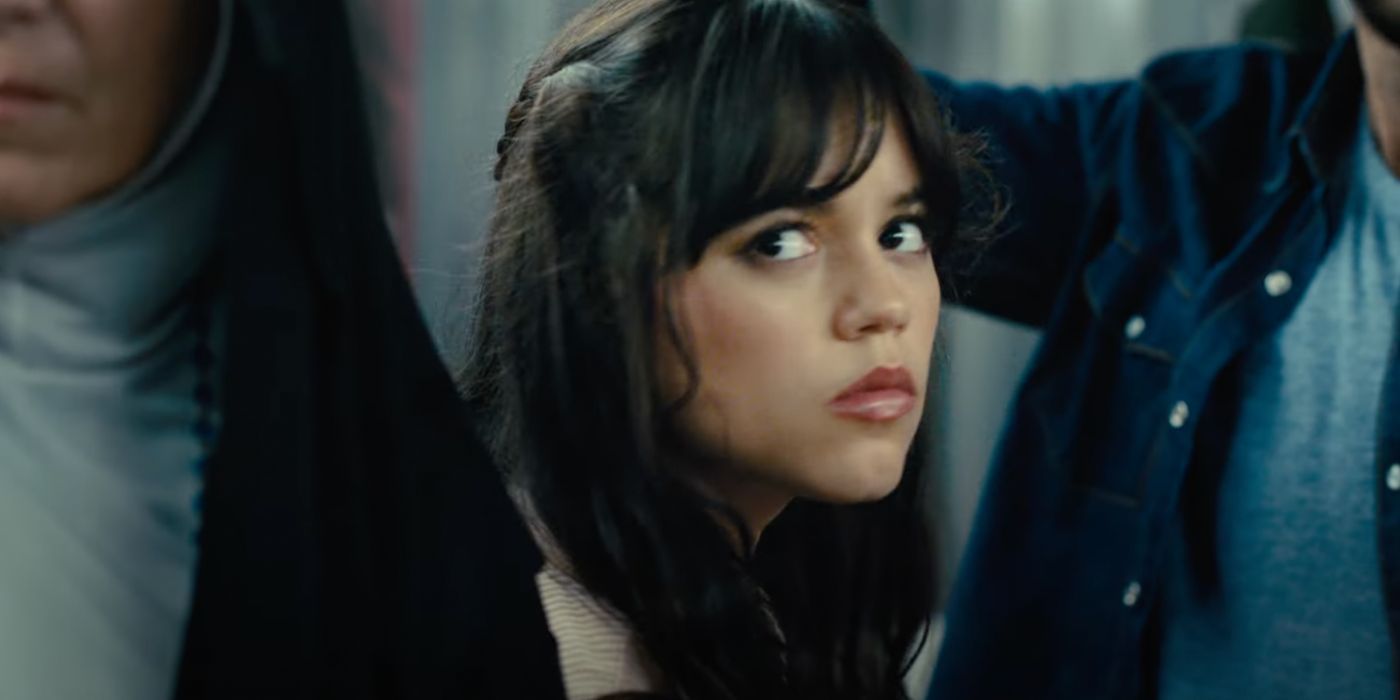 Jenna Ortega on a subway in Scream 6