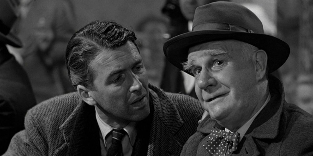 James Stewart เป็น George Bailey กับ Henry Travers เป็น Clarence ใน It's a Wonderful Life