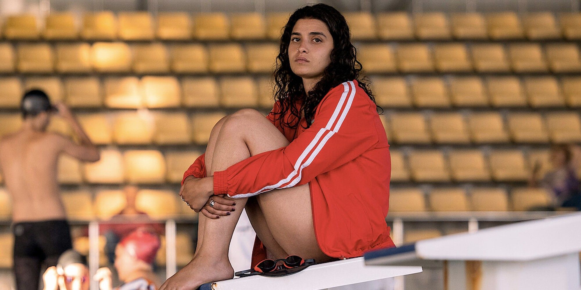 Manal Issa em 'The Swimmers' da Netflix