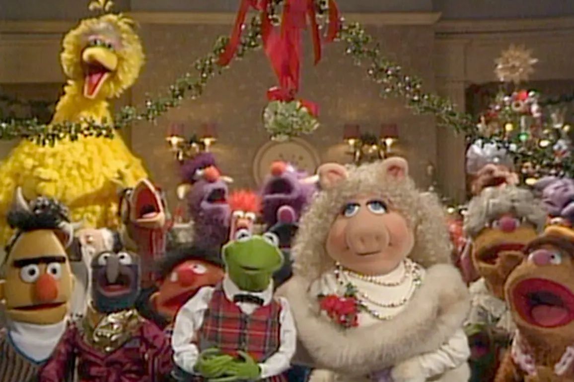 A Muppet Family Christmas Is a Celebration of All Things Jim Henson