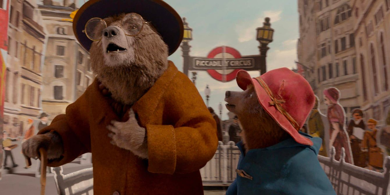 Paddington Bear shows his Aunt Lucy around London