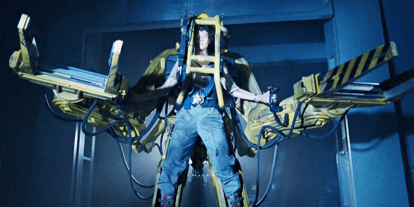 Sigoruney Weaver in a Power Loader in Aliens (1986)