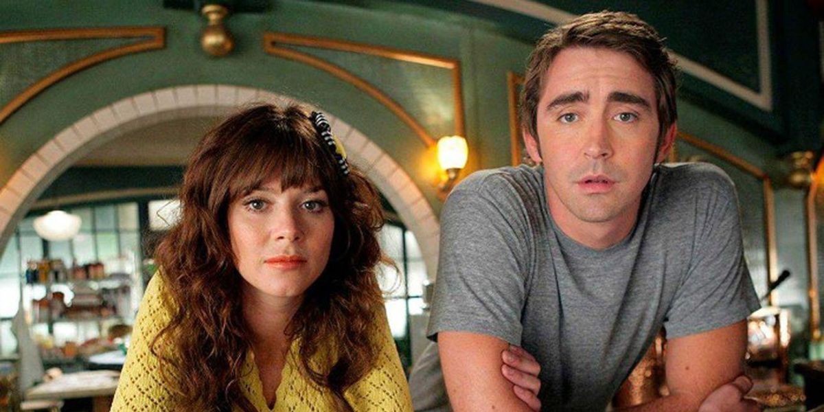 Lee Pace as Ned and Anna Friel as Chuck in Pushing Daisies