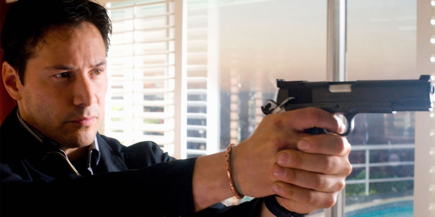 Keanu Reeves menodongkan pistol di Street Kings