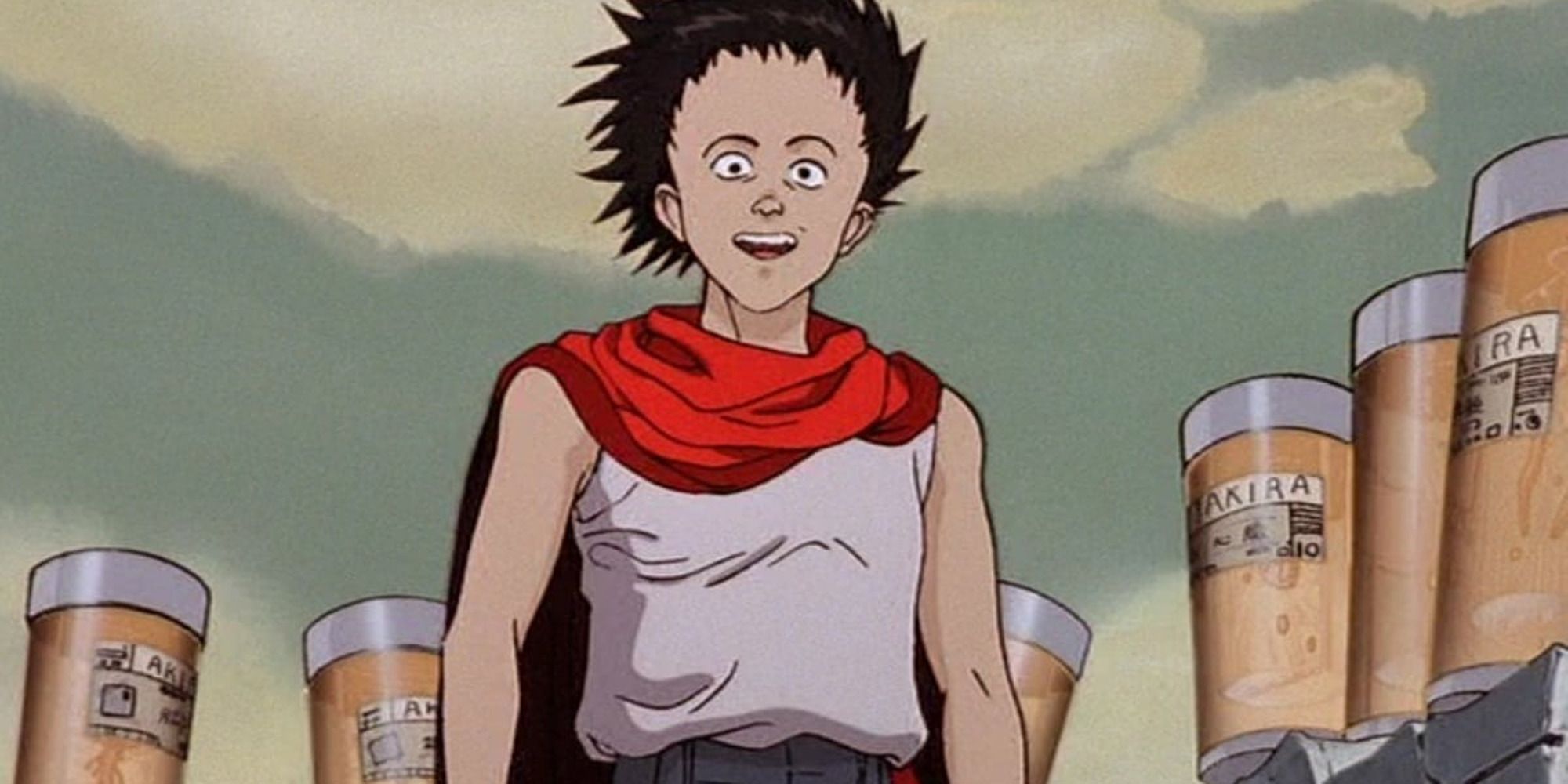 Anime jovem com camisa branca e capa vermelha
