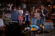  That 90s Show Trailer Welcomes New Crew Back In Foreman s Basement 