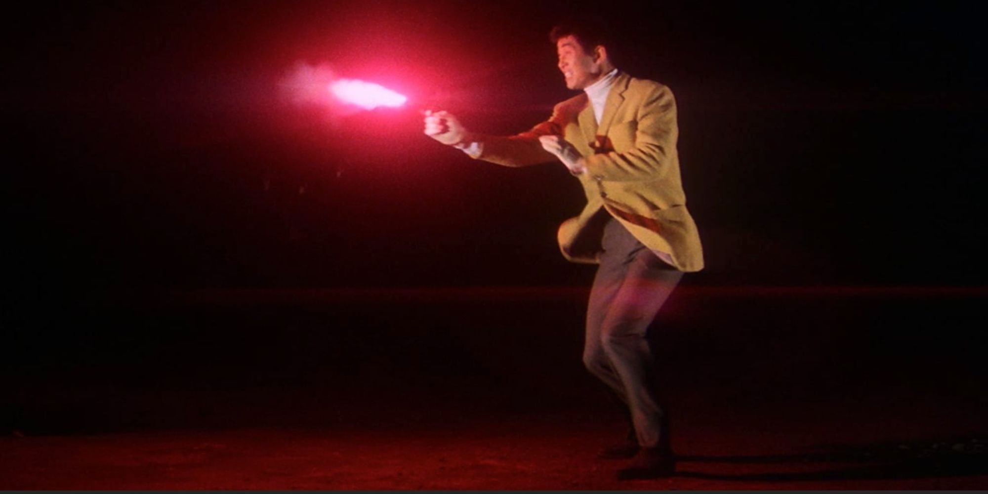 Firing a gun in the dark in Tokyo Drifter - 1966