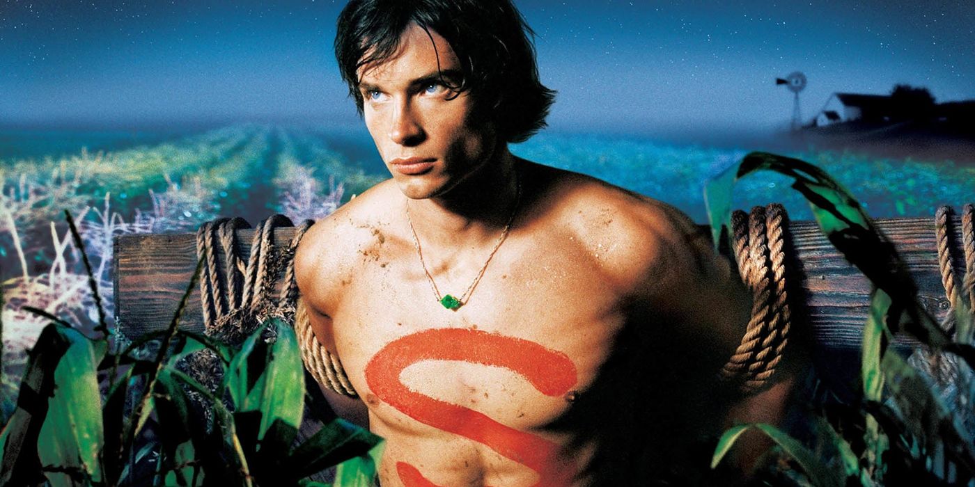 Tom Welling shirtless in a corn field as Clark Kent in Smallville