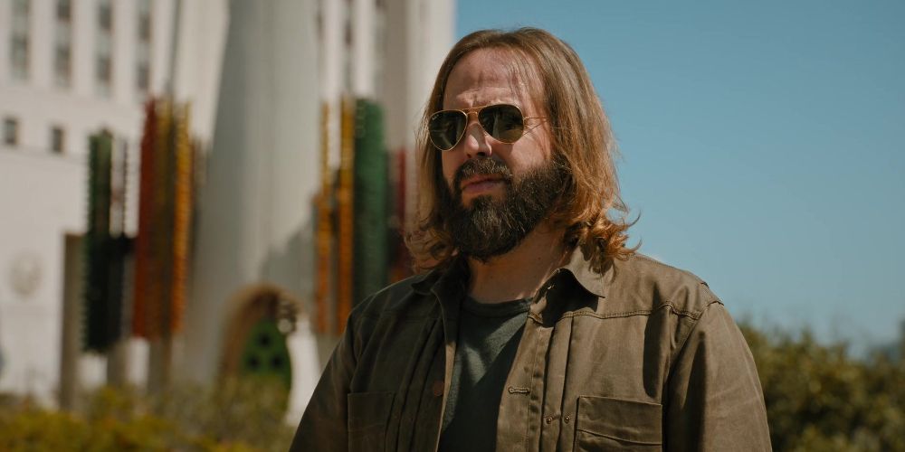 Angus Sampson wearing sunglasses as Lincoln Lawyer Cisco