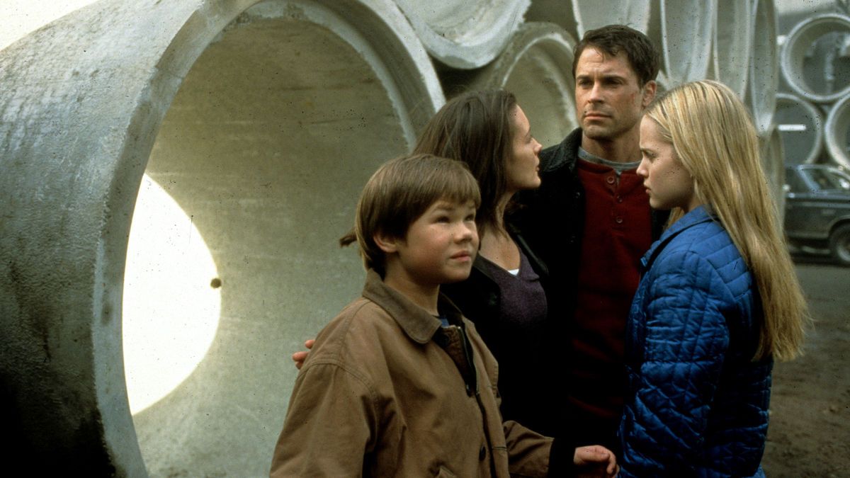 Rob Lowe, Kristen Davis, Mena Suvari dans la mini-série de 1999, Atomic Train.