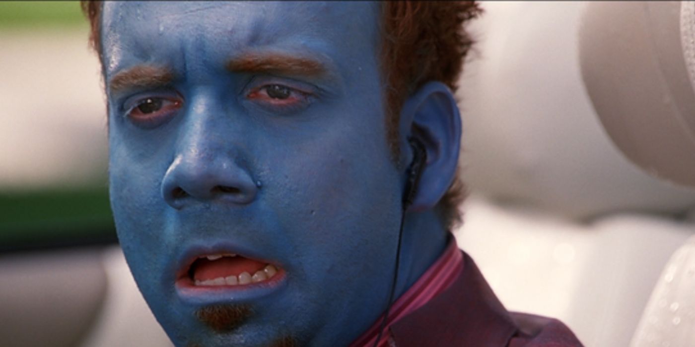 Paul Giamatti sebagai Marty Wolf dengan wajah tertutup pewarna biru di 'Big Fat Liar'