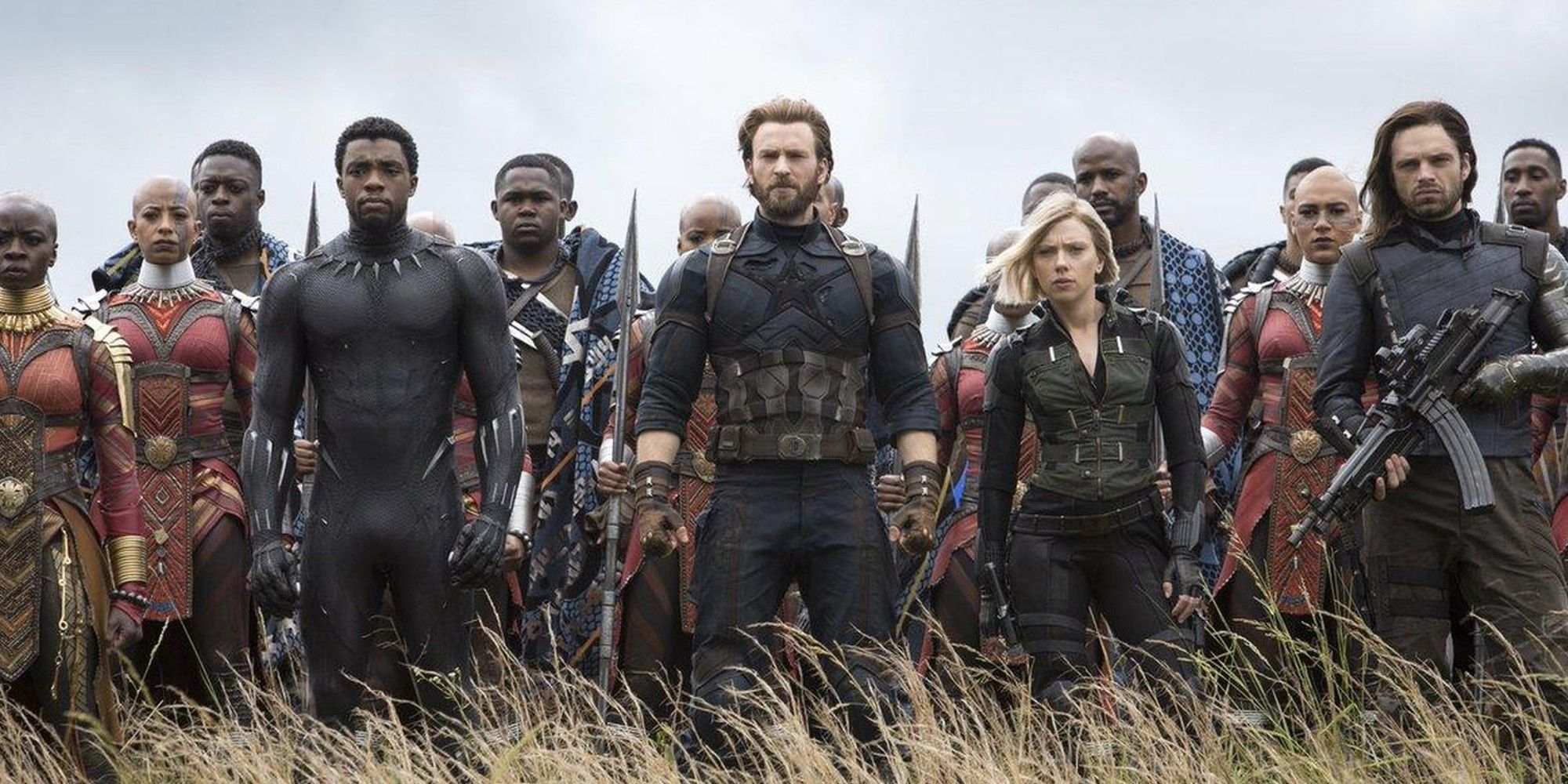 Chadwick Boseman, Chris Evans, Scarlett Johansson dan Sebastian Stan dalam 'Avengers: Infinity War'