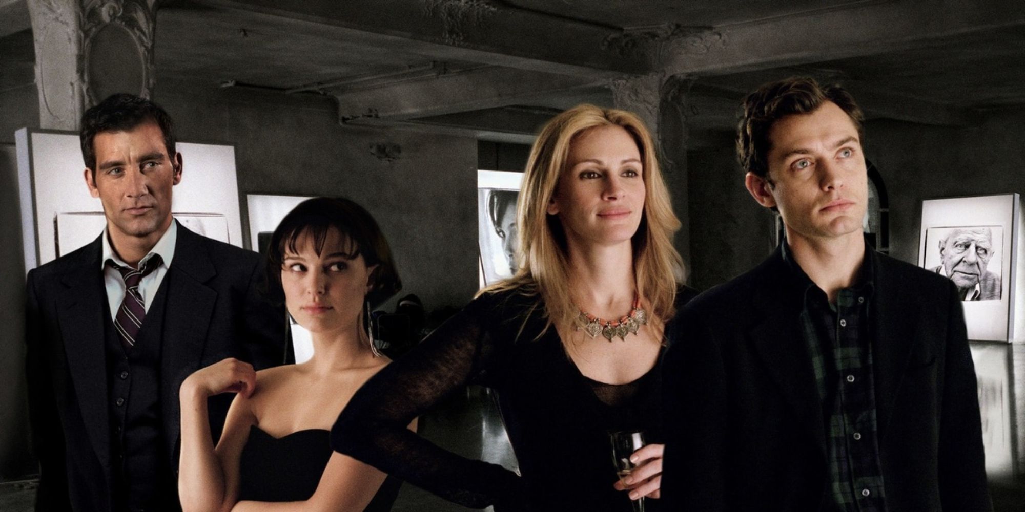 Clive Owen, Natalie Portman, Julia Roberts, and Jude law standing together in Closer