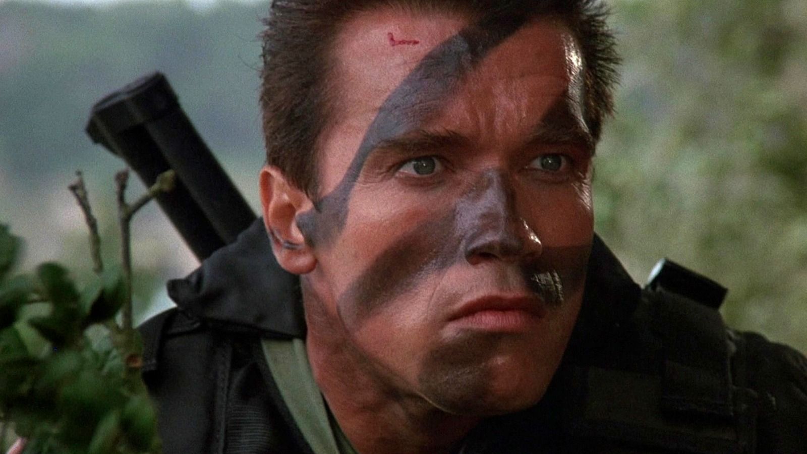 Arnold Schwarzenegger in Commando 