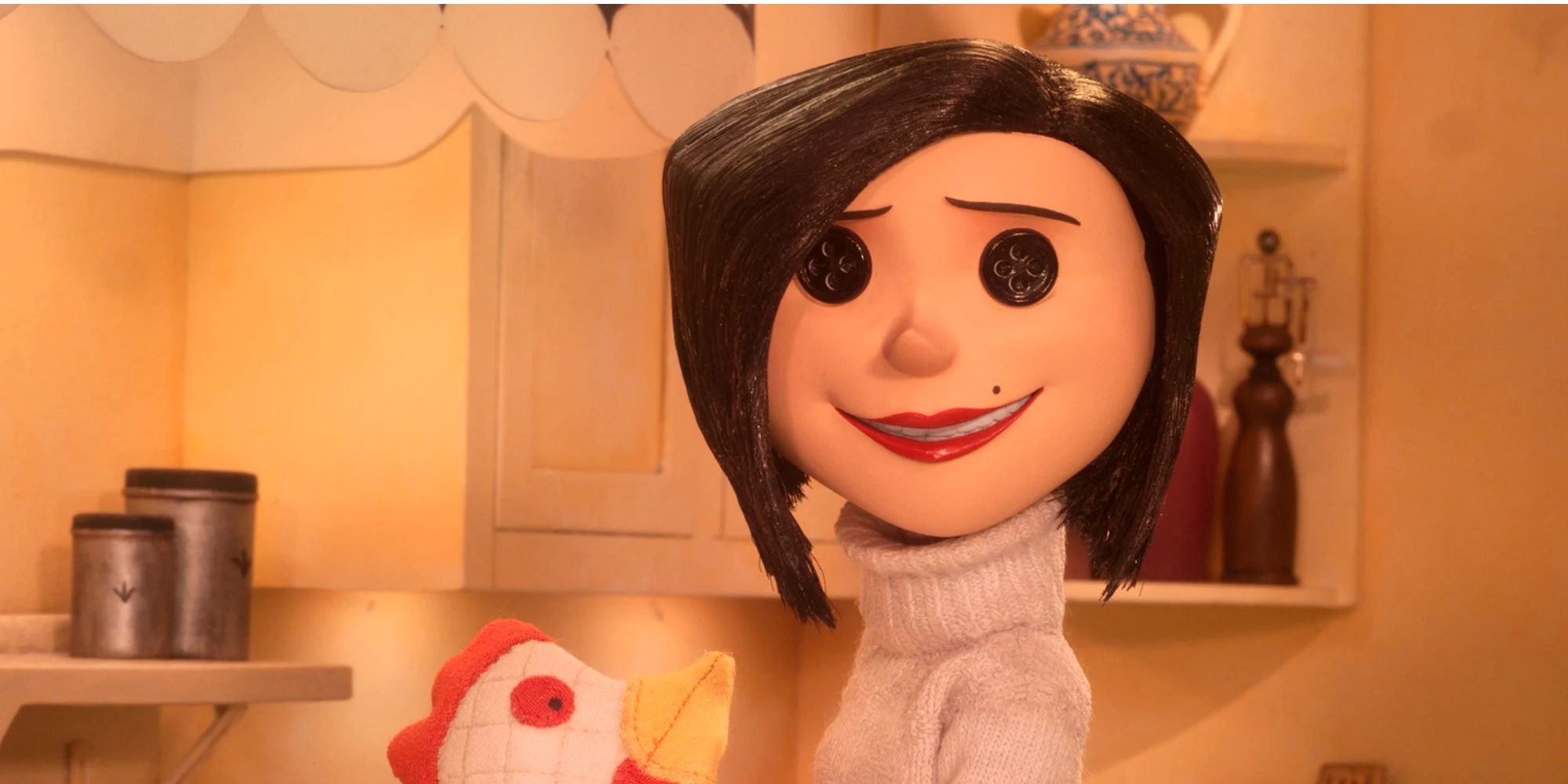 La mère de Coraline avec des yeux en boutons